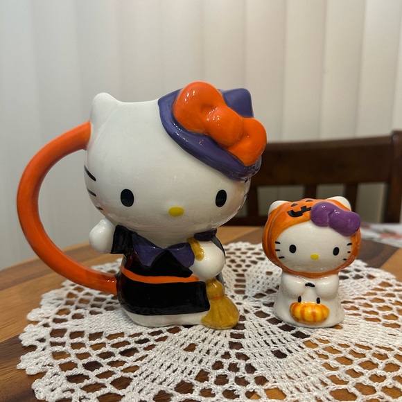 HELLO KITTY HALLOWEEN WITCH FIGURAL MUG AND GHOST ORNAMENT SET - Picture 9 of 9
